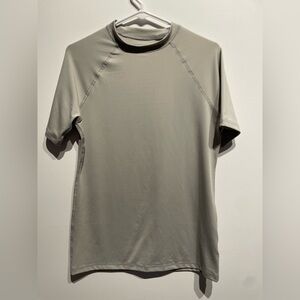 Goodfellow & Co Men's Rash Guard Top Short Sleeve Gray Size Small NWT